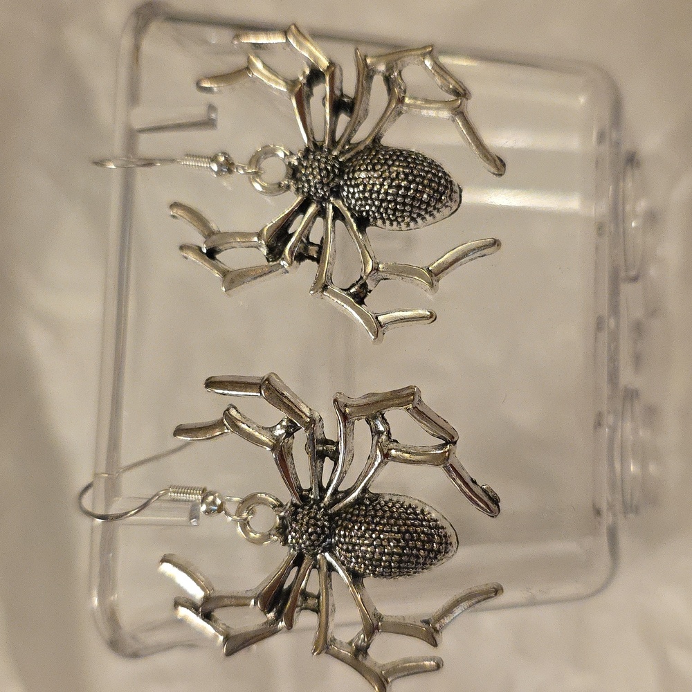 SPIDER Earrings POSHER Favorite - Picture 1 of 5